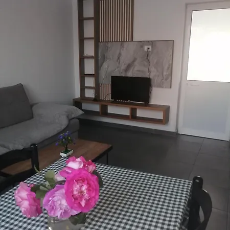 House Ljaknasi